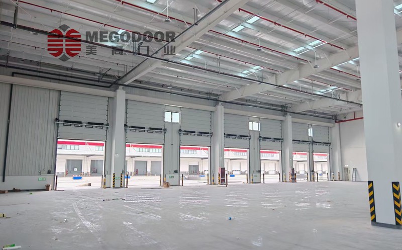 泰州汽车配件厂专用垂直转弯工业提升门插图