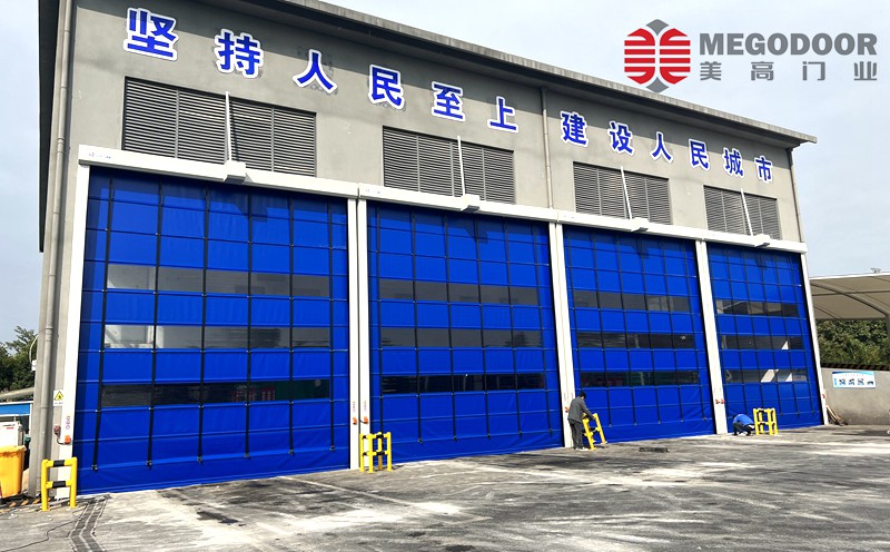 泰州背带拉动升降快速堆积门：高效抗风、耐用易维护缩略图