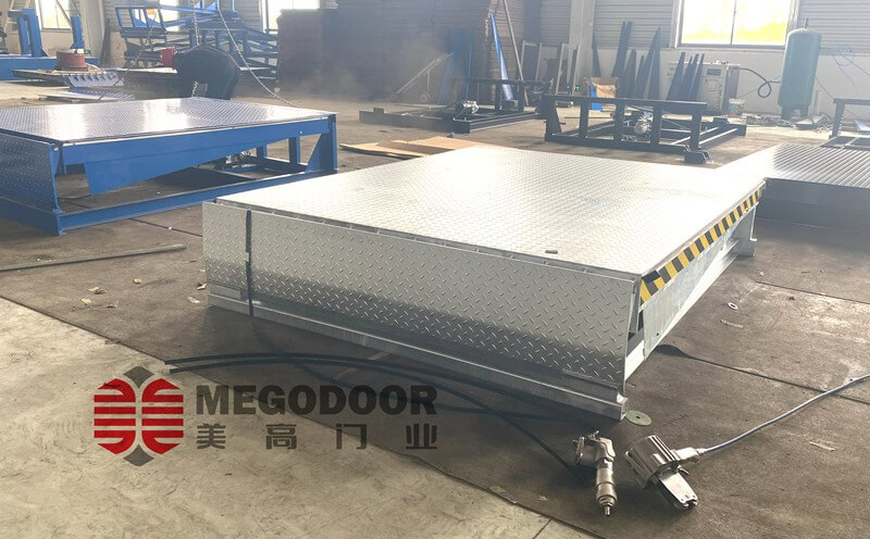 泰州电动装卸升降平台：高效物流的智能枢纽插图3