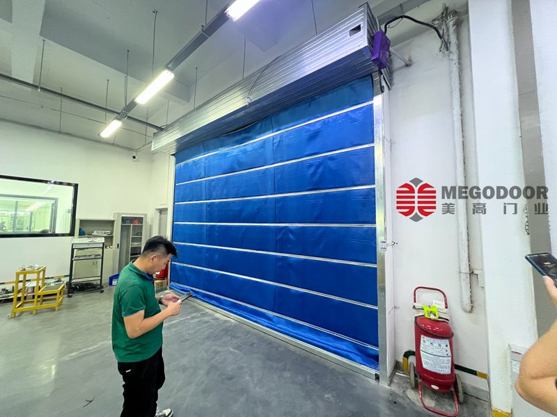 泰州工业厂房钢制电动卷帘门：安全防护与空间效率的完美融合插图