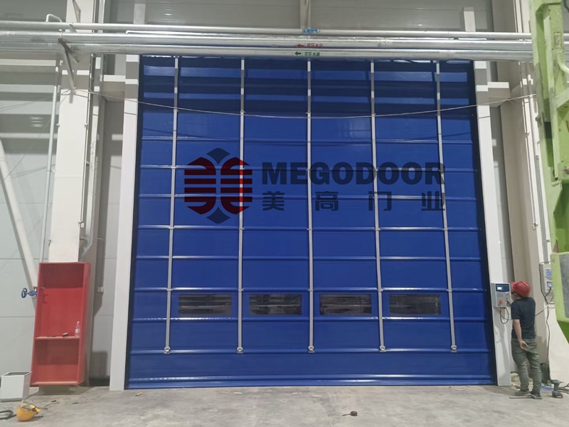 泰州堆积门：工业与商业空间的高效隔断解决方案插图
