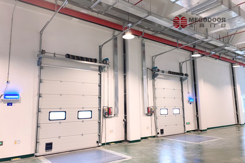 泰州大型抗强风工业提升门:工业建筑入口的坚固卫士插图 泰州大型抗强风工业提升门:工业建筑入口的坚固卫士插图